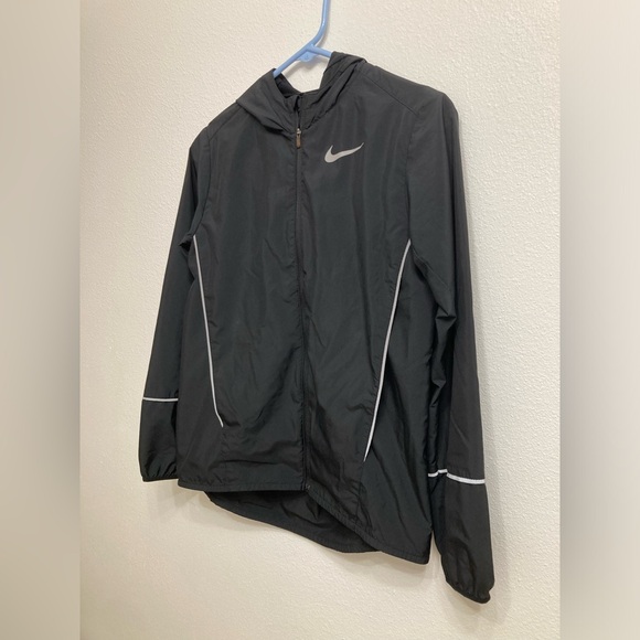 Nike Girls Windbreaker Jacket, Black Vented Front & Back Reflective Stripe Large - Picture 2 of 8